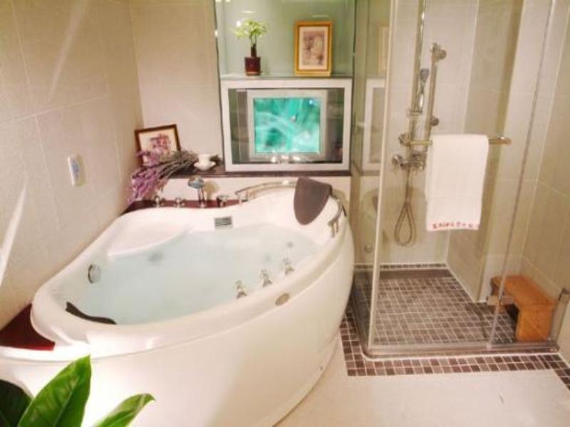 Katherine Plaza Hotel Каосюн Екстериор снимка