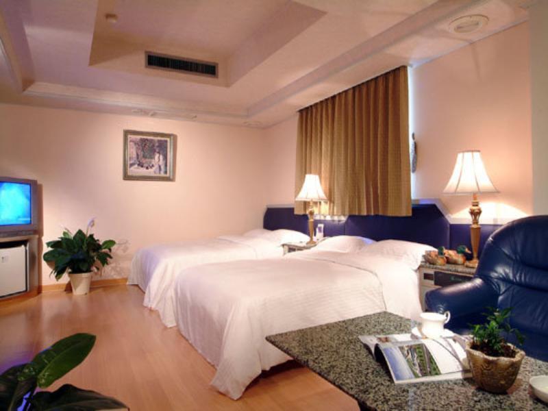 Katherine Plaza Hotel Каосюн Екстериор снимка