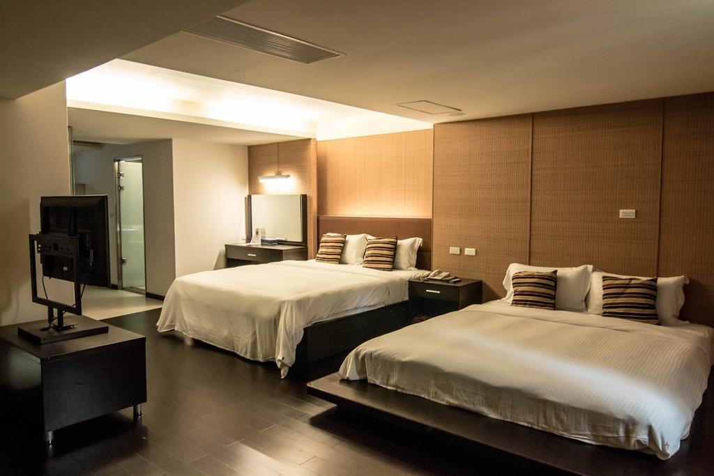Katherine Plaza Hotel Каосюн Екстериор снимка