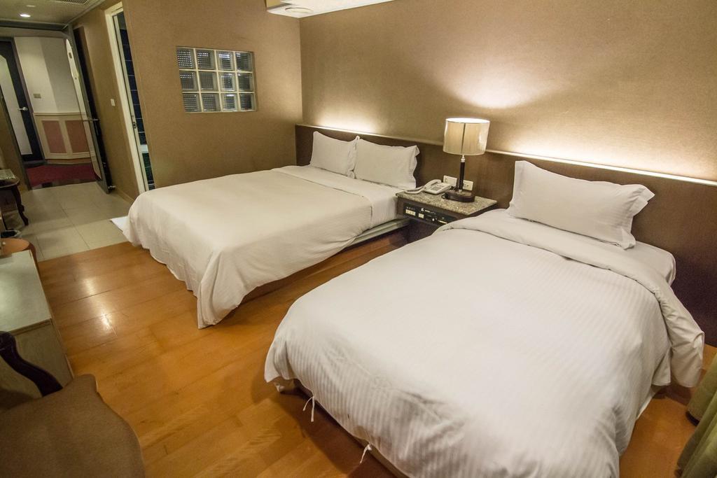 Katherine Plaza Hotel Каосюн Екстериор снимка